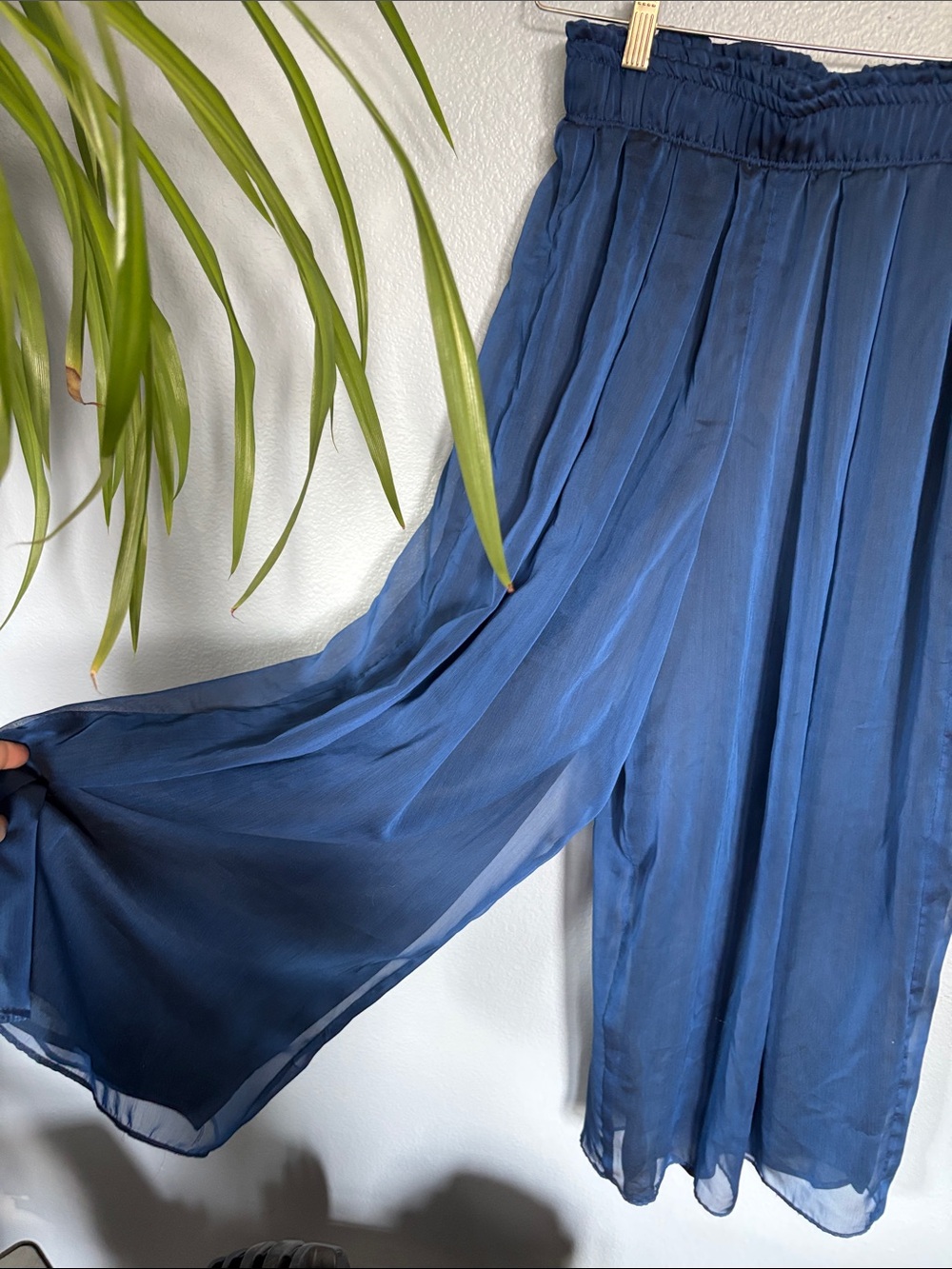 KOALA BLUE 🆕 Vintage palazzo pants. Electric blue. Lined. Elastic waist. Size sm